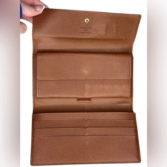 Louis Vuitton International Wallet - Picture 6 of 14